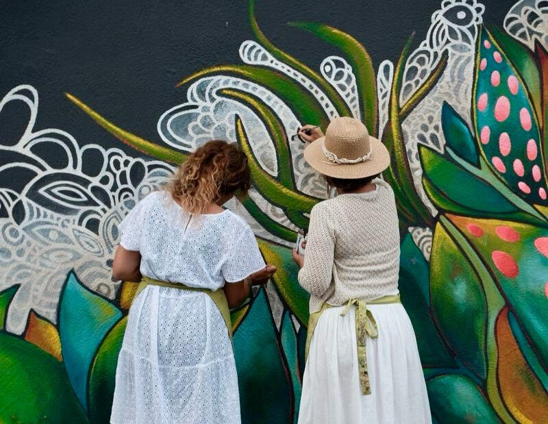 Minna et Yoanna, artistes muralistes internationales